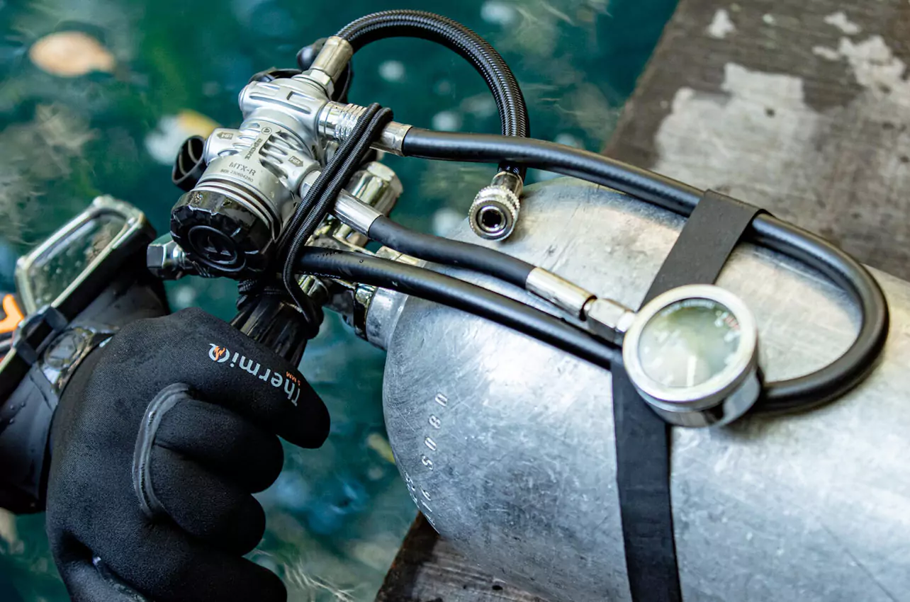 Sidemount Regulators