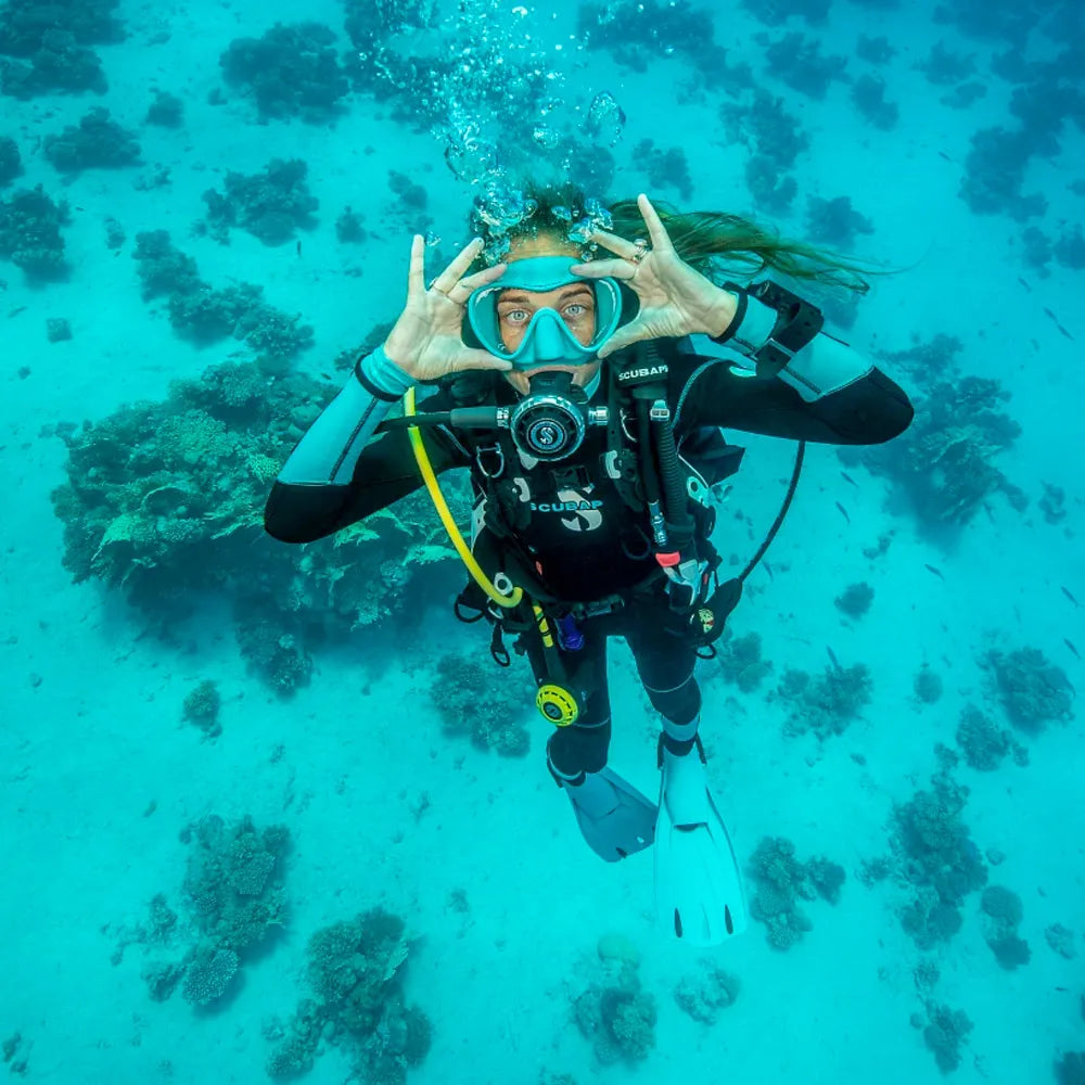 Diver using 5mm Scubapro Wetsuit