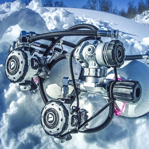Sidemount diving regulators