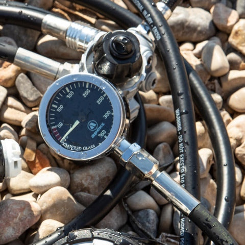 Diving SPGs and high pressure hoses