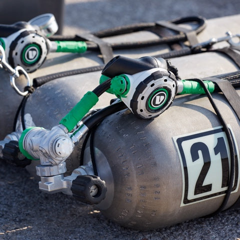 Diving stage regulators