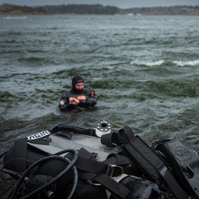 Agir wing at seafront with diver behind