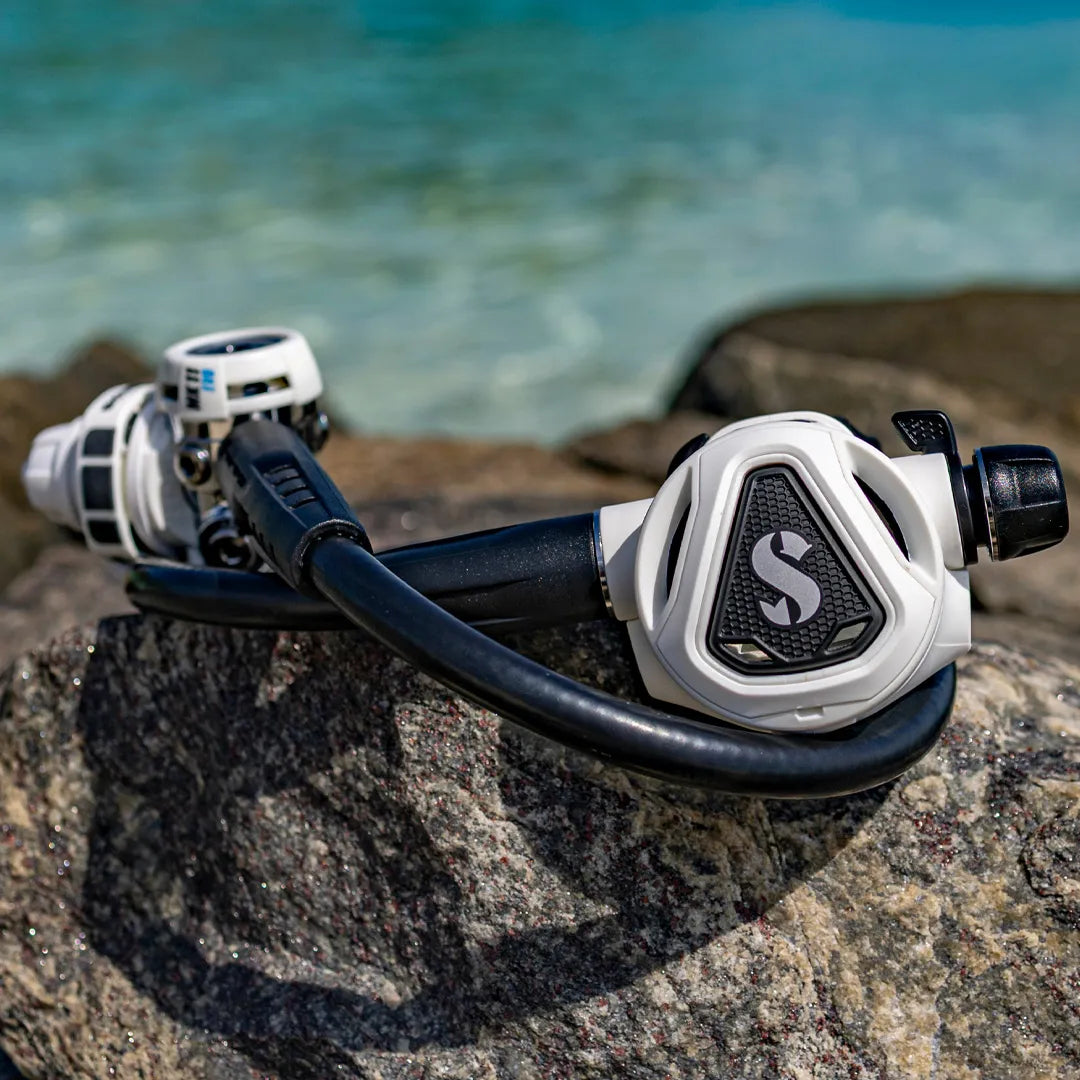 White Scubapro  MK11 EVO 2 / C370 Regulator