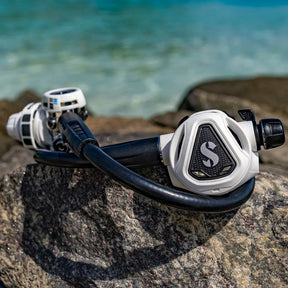 White Scubapro  MK11 EVO 2 / C370 Regulator